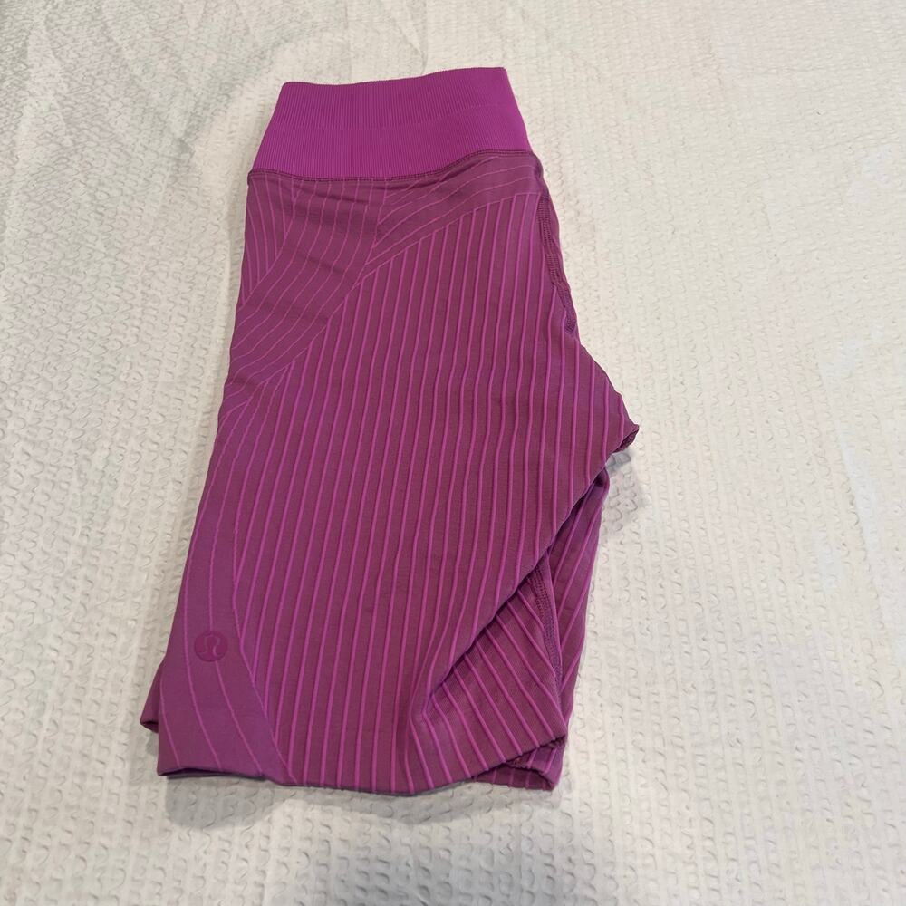 lululemon Ebb to Street high-rise shorts size small